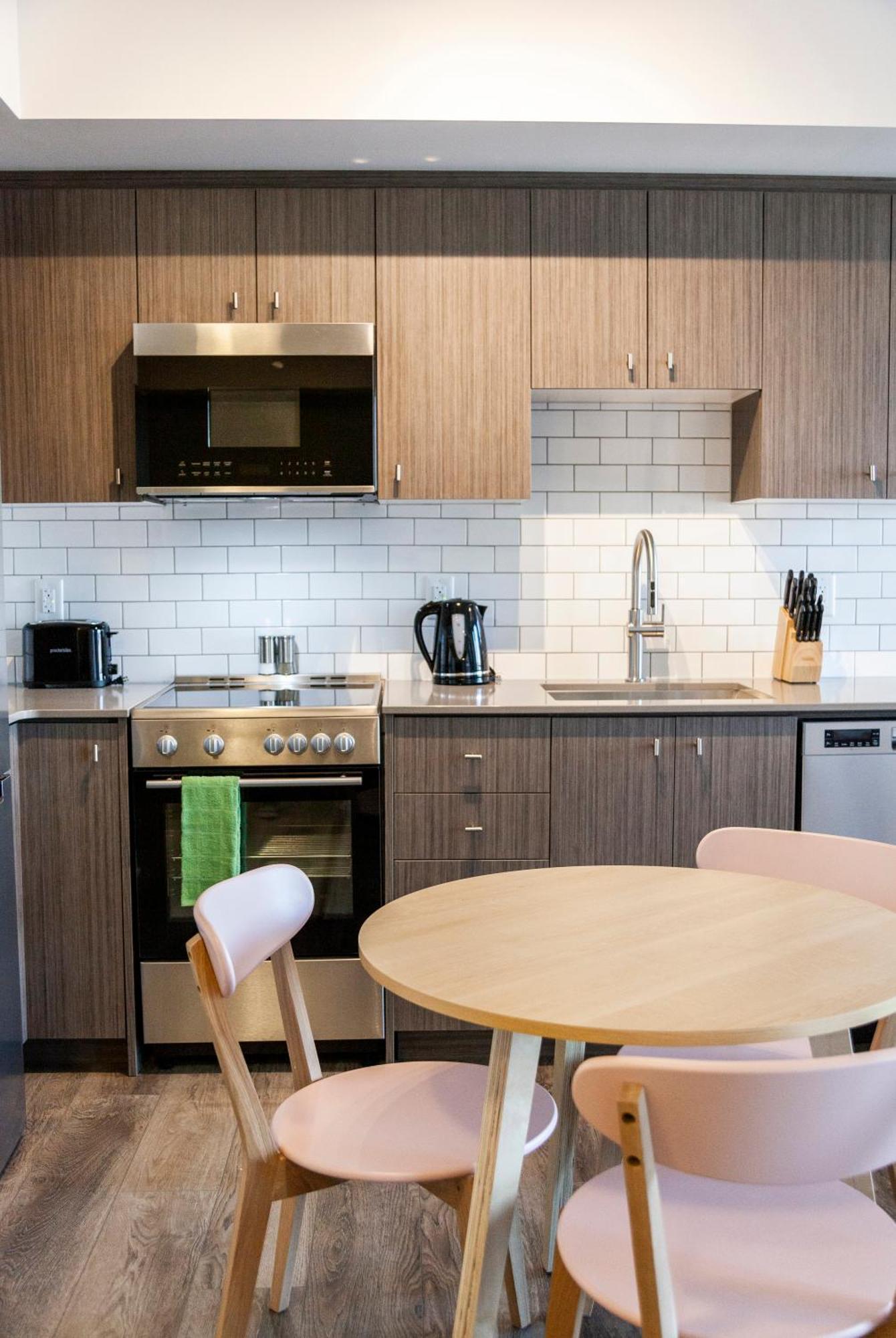 The Laundry Rooms Station Park คิทเชอเนอร์ ภายนอก รูปภาพ